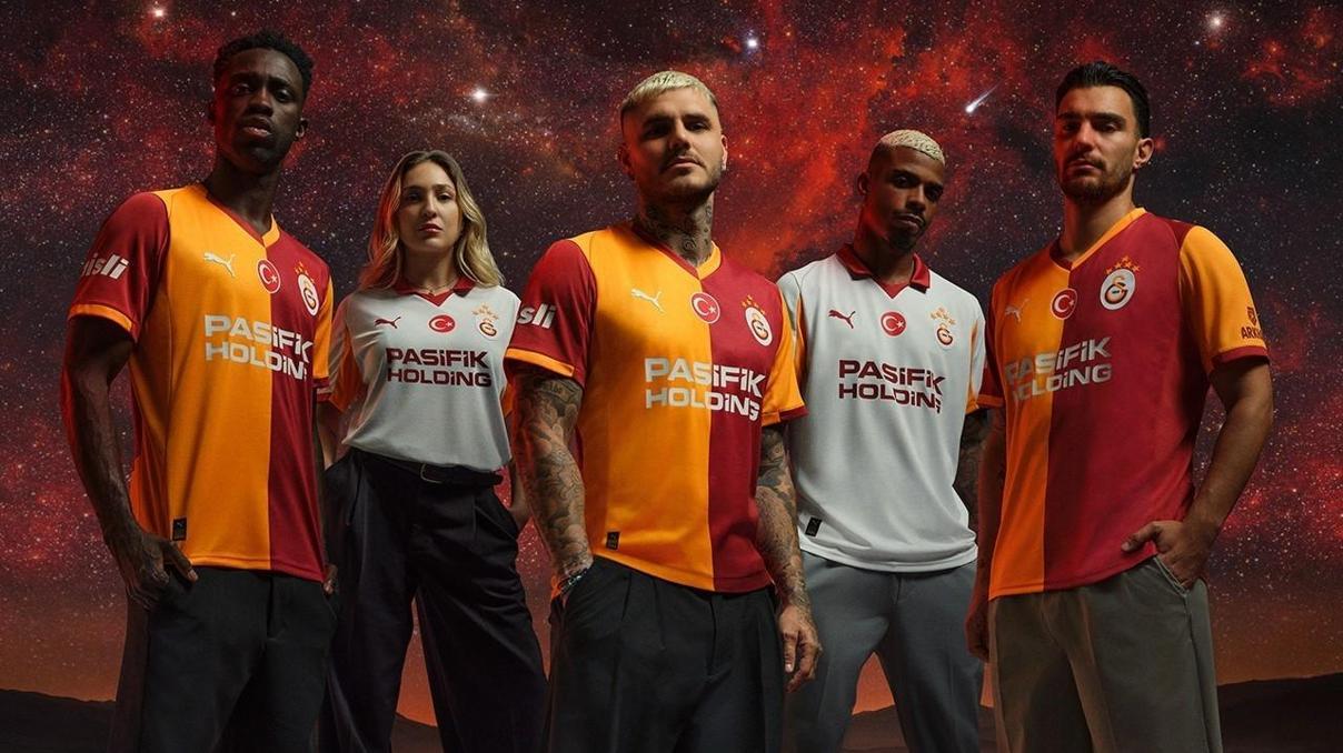 Galatasaray, yeni sezon formasındaki 5. yıldız detayını açıklandı Galatasaray, yeni sezon formasındaki 5. yıldız detayını açıklandı