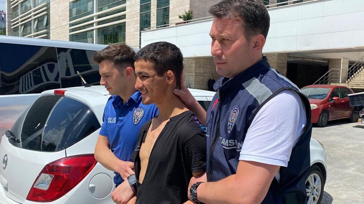 Balık tutan kişiyi ‘2 saattir bir balık tutamadın’ diyerek denize attı