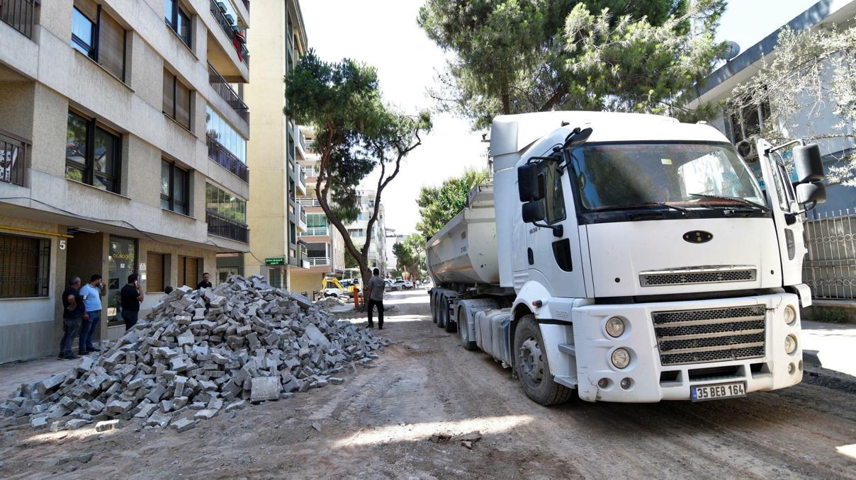 159 Sokak Bornovanın yeni cazibe noktası oluyor