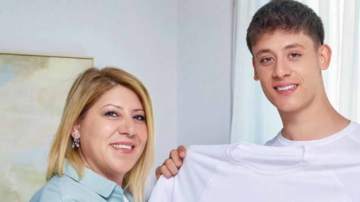 Arda Güler, annesiyle kamera karşısında