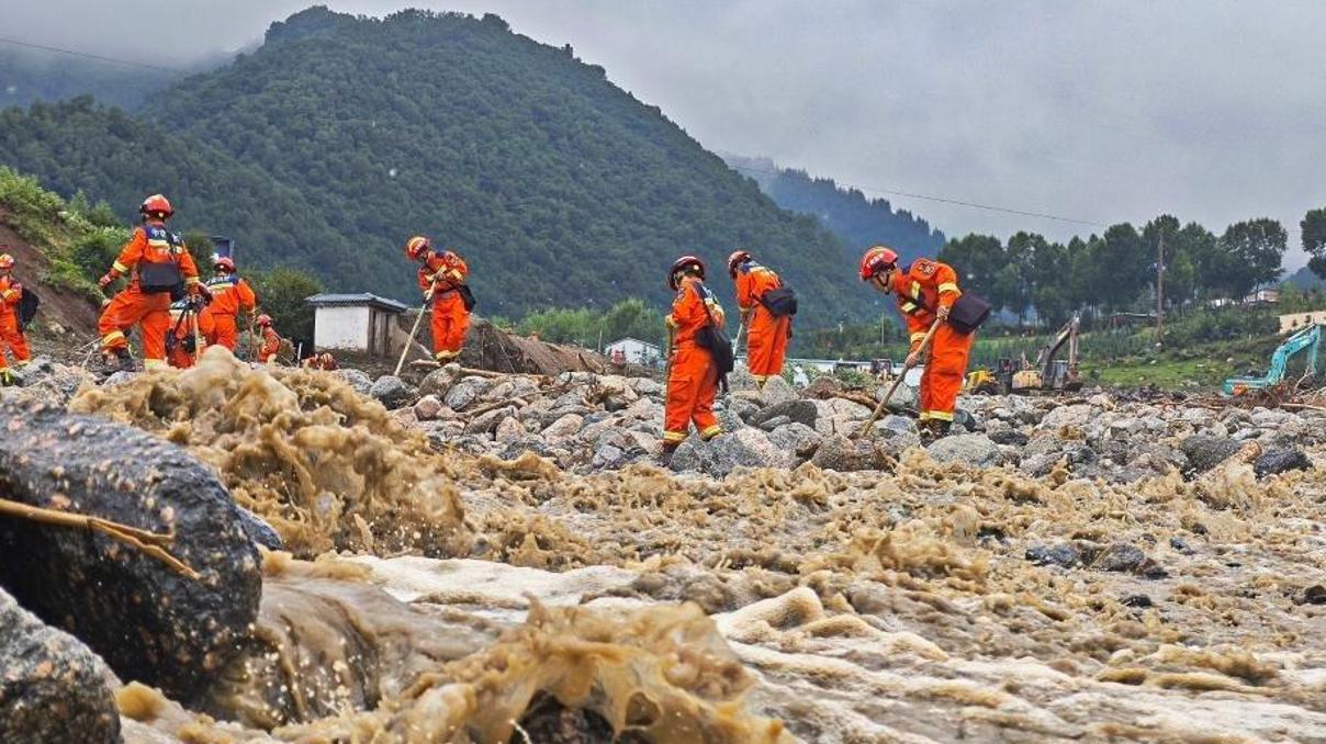 Çin’de sel felaketi: 15 ölü