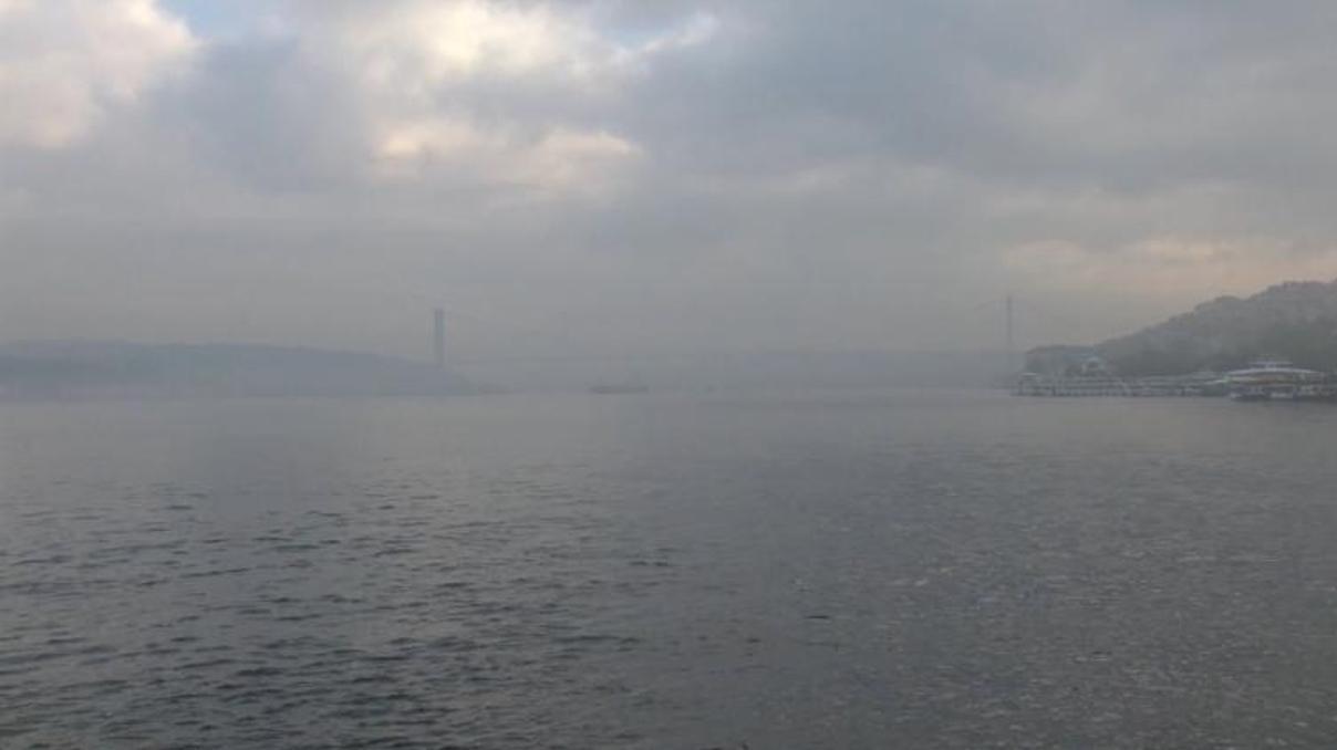 İstanbul Boğazı’nda yoğun sis: Görüş mesafesi düştü