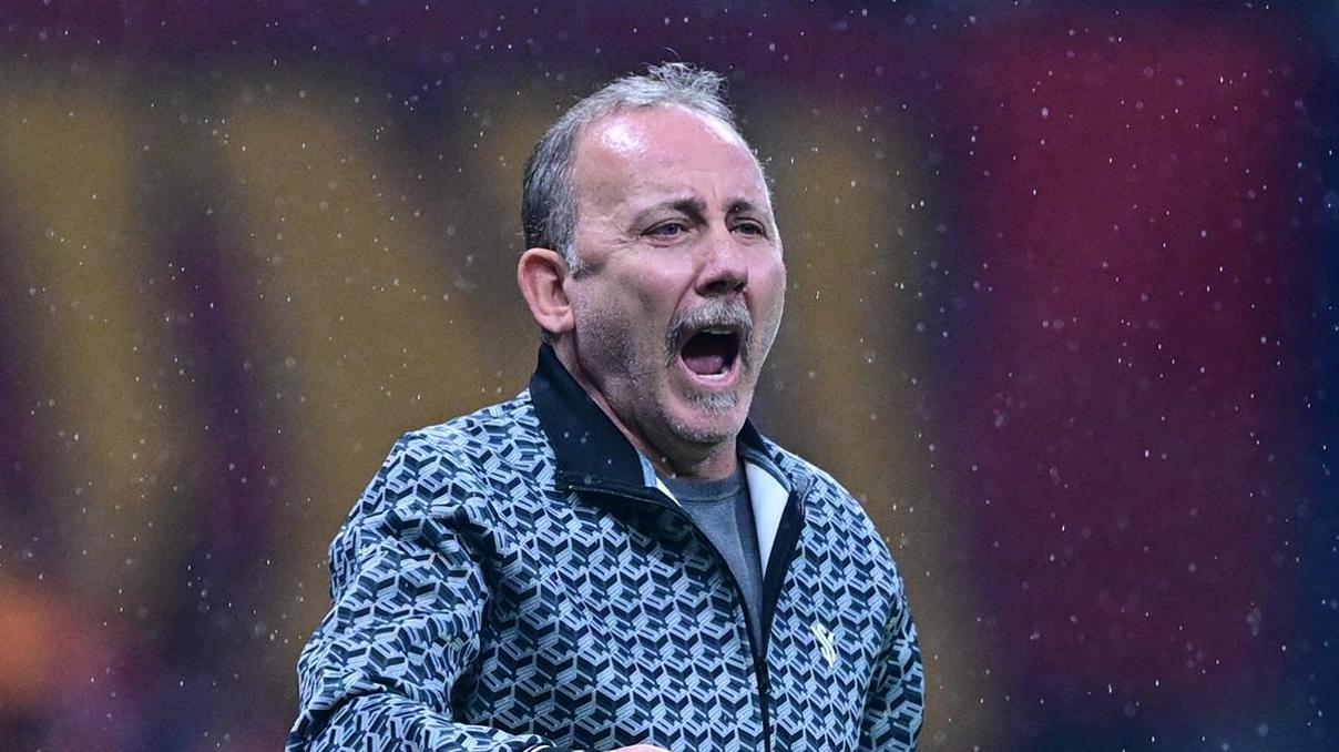 Beşiktaşta Sergen Yalçın, Fenerbahçe derbisine doğru hedefi koydu Beşiktaşta Sergen Yalçın, Fenerbahçe derbisine doğru hedefi koydu