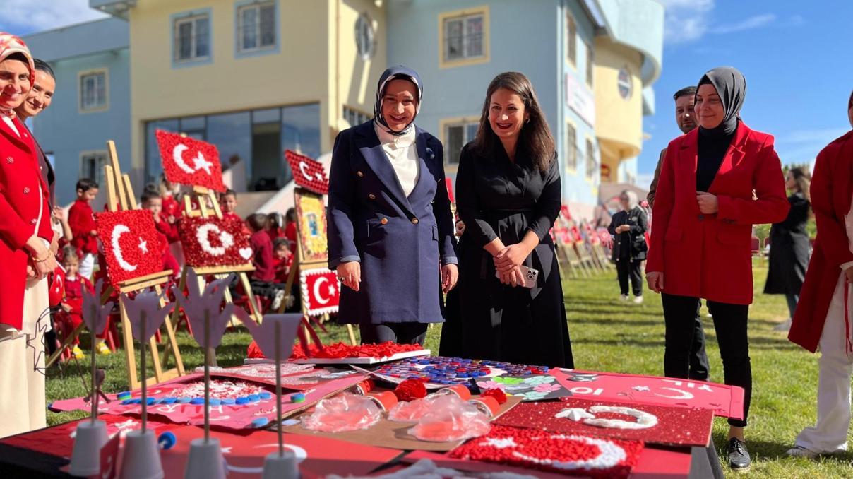 Cumhuriyet coşkusu miniklerle buluştu