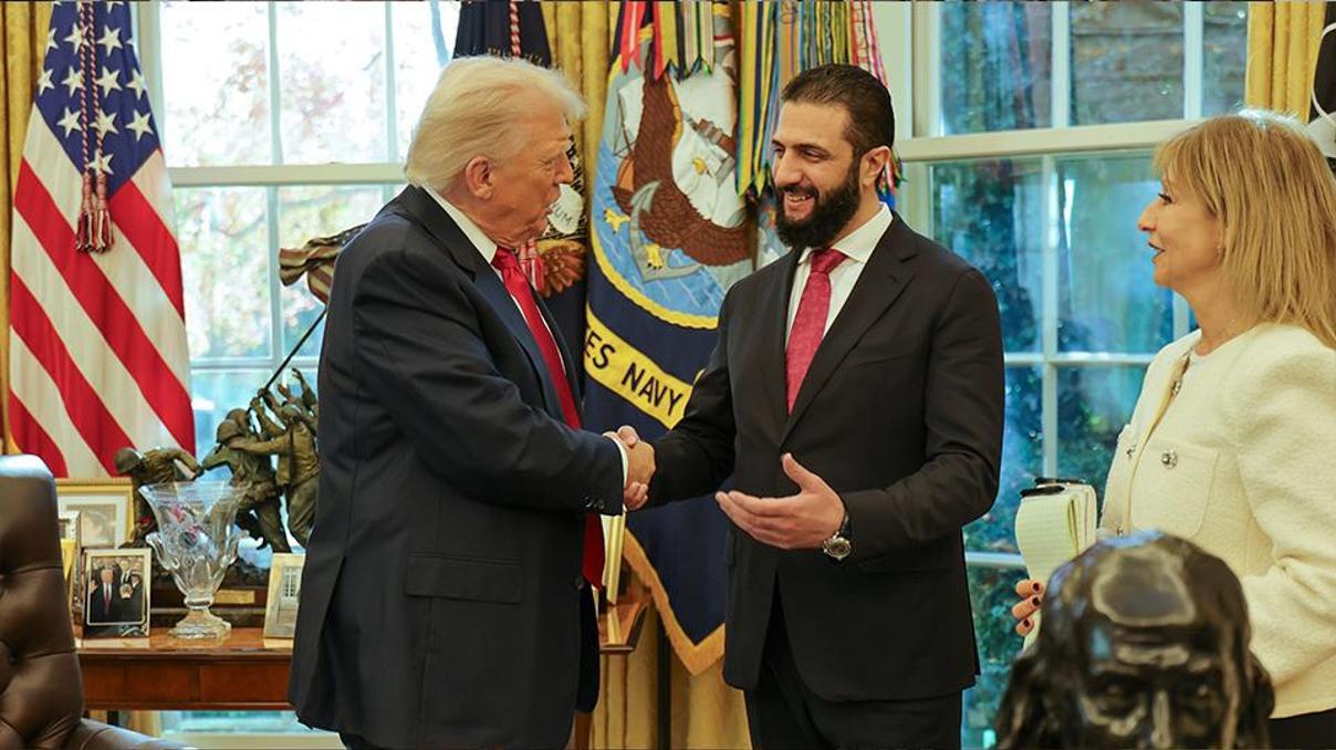 Trump-Şara görüşmesinde damga vuran Erdoğan sözleri: Büyük bir lider ve Suriyede olanları çok destekliyor Trump-Şara görüşmesinde damga vuran Erdoğan sözleri: Büyük bir lider ve Suriyede olanları çok destekliyor