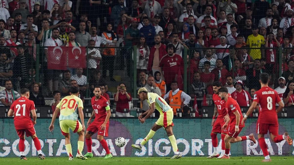 Türkiye maçı öncesi İspanyada şok Yıldız isim kadrodan çıkarıldı...