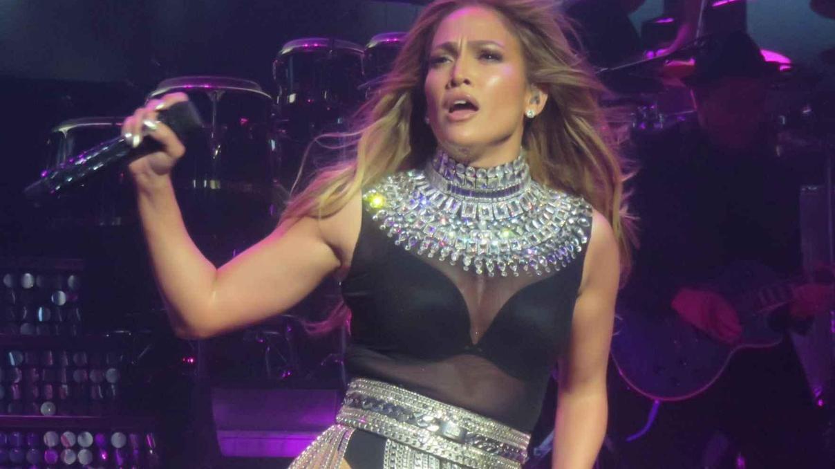 Hint düğününde Jennifer Lopez rüzgarı esti Hint düğününde Jennifer Lopez rüzgarı esti