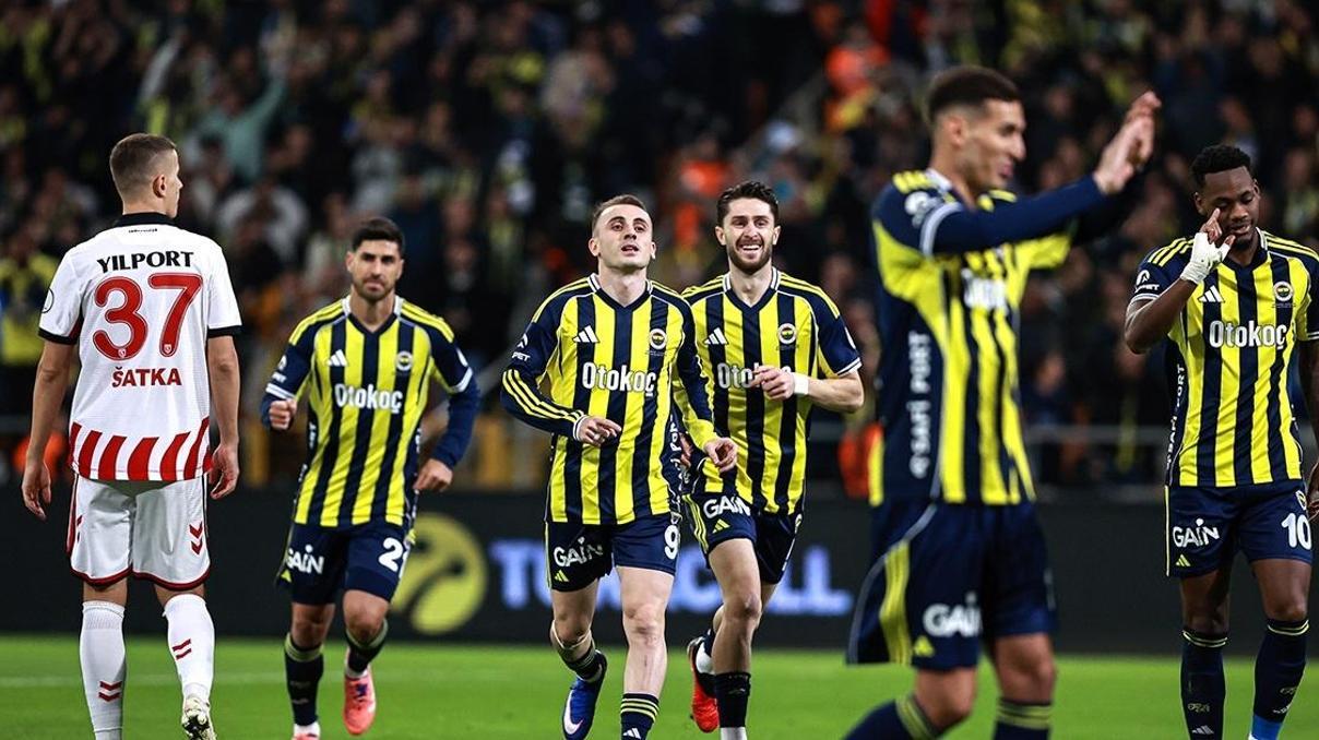 Fenerbahçe 2-0 Samsunspor Maç Özeti | Süper Kupada finalin adı: Fenerbahçe - Galatasaray Fenerbahçe 2-0 Samsunspor Maç Özeti | Süper Kupada finalin adı: Fenerbahçe - Galatasaray