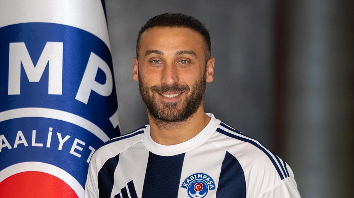 Fenerbahçeden ayrılan Cenk Tosun, Kasımpaşada
