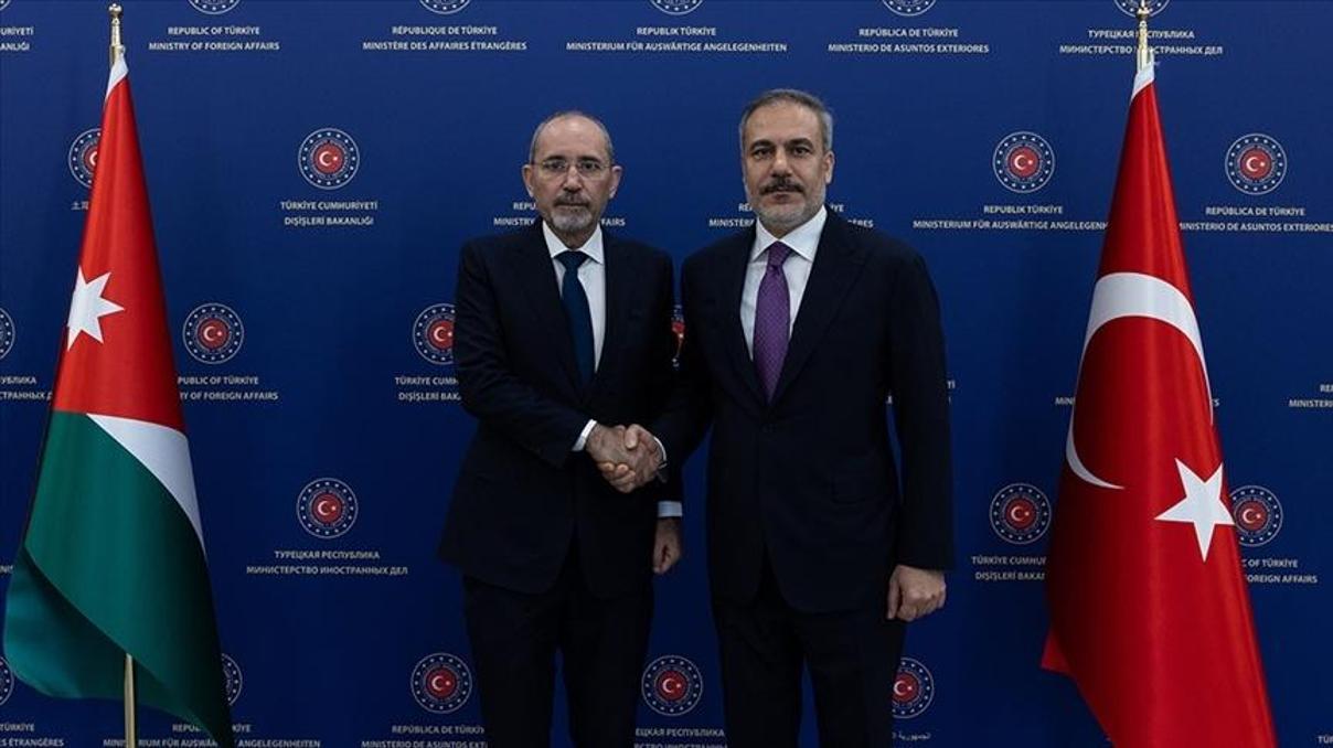 Dışişleri Bakanı Hakan Fidan, Ürdünlü mevkidaşı ile telefonda görüştü Dışişleri Bakanı Hakan Fidan, Ürdünlü mevkidaşı ile telefonda görüştü