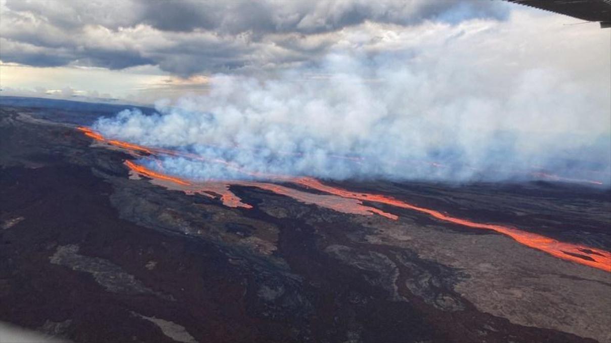 1 yılda 42’nci patlama Kilauea Yanardağı bir kez daha lav püskürttü... 1 yılda 42’nci patlama Kilauea Yanardağı bir kez daha lav püskürttü...
