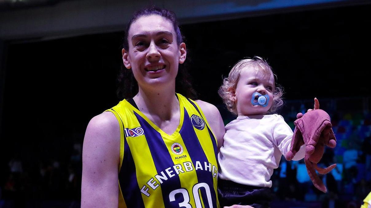 Breanna Stewart, Fenerbahçeye geri döndü Breanna Stewart, Fenerbahçeye geri döndü