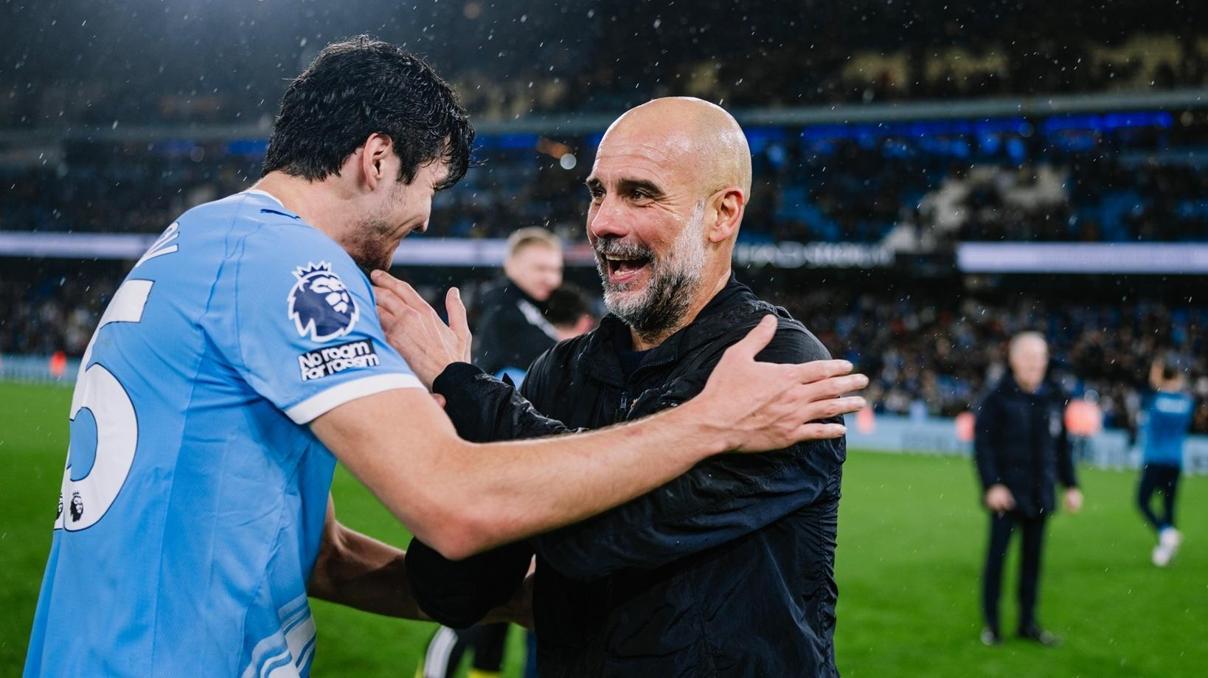 Manchester City, Arsenalla olan puan farkını eritti