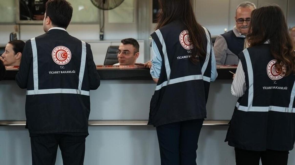 Ticaret Bakanlığı’ndan 170 bin firmaya denetim: 4 ayda 1,1 milyar liralık ceza Ticaret Bakanlığı’ndan 170 bin firmaya denetim: 4 ayda 1,1 milyar liralık ceza