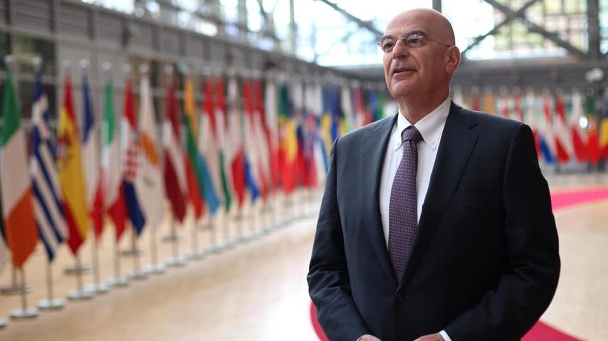 Yunan bakan Dendiastan Türkiyeye övgü: Her türlü takdiri hak ediyor