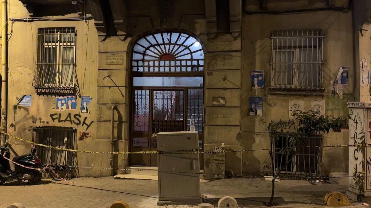 Beyoğlunda panik: Bina tahliye edildi
