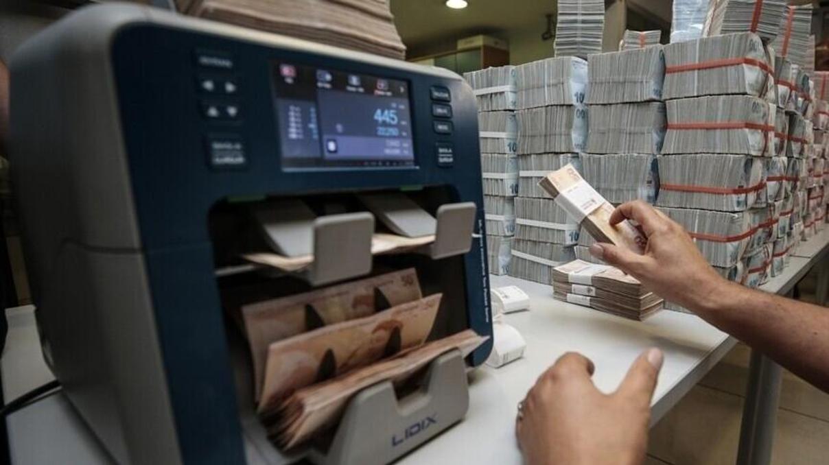 Bankacılık sektörünün toplam mevduatı geriledi Bankacılık sektörünün toplam mevduatı geriledi