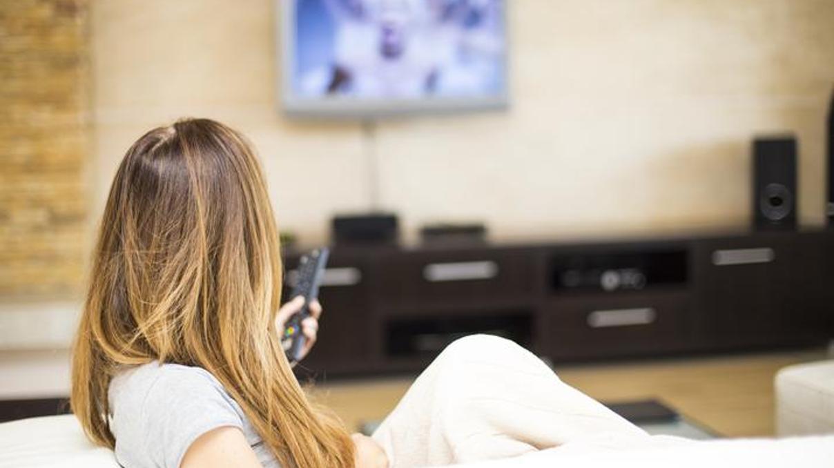 9 AĞUSTOS PAZAR TV YAYIN AKIŞI: Bugün televizyonda ne var Hangi dizi, film ve programlar ekrana gelecek