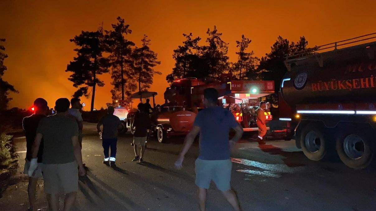 Ciğerlerimiz yanıyor: Alevlerle dört bir koldan mücadele Bakan Yumaklı son durumu açıkladı