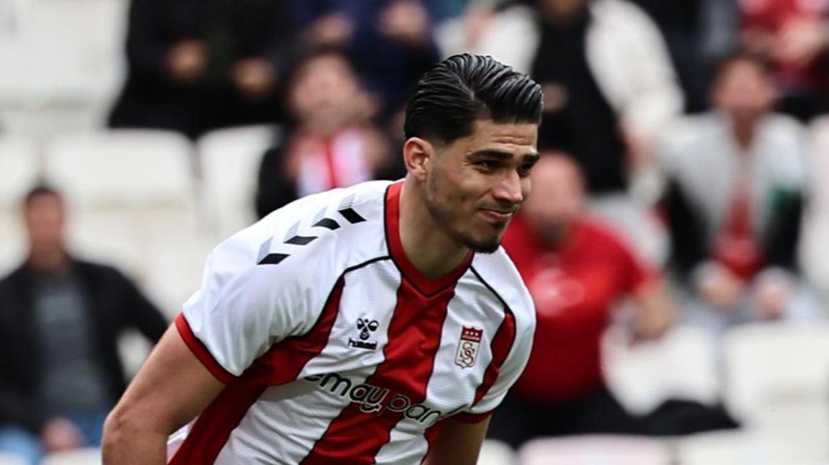 Göztepe, Sivasspordan Bekir Turaç Bökeyi transfer ediyor Göztepe, Sivasspordan Bekir Turaç Bökeyi transfer ediyor