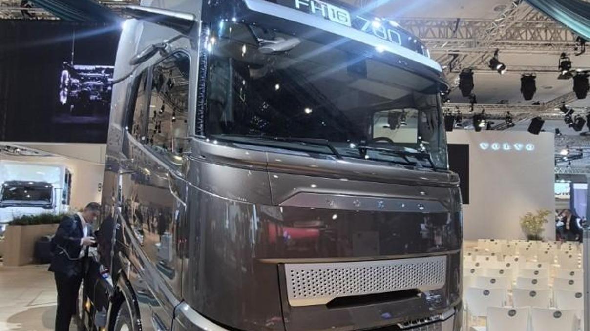 Volvo Trucks menzili 700 kmye çıkardı Volvo Trucks menzili 700 kmye çıkardı