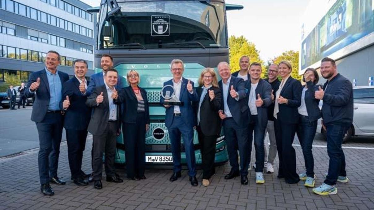 Elektrikli Volvo FH Yılın Kamyonu seçildi Elektrikli Volvo FH Yılın Kamyonu seçildi