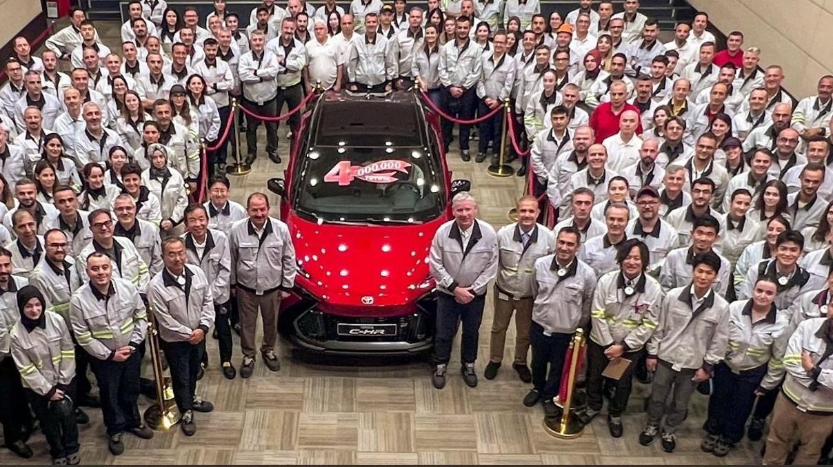 Toyota Türkiye 4 milyonuncu aracını banttan indirdi