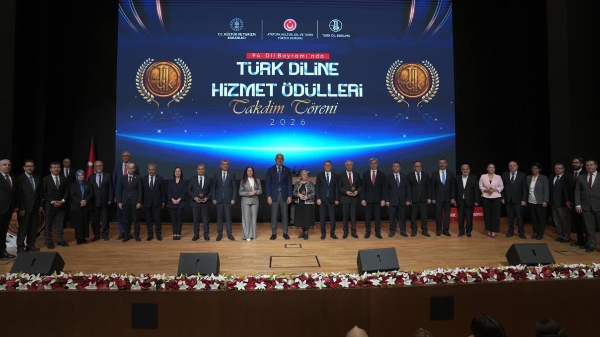 Türk diline hizmet ödülleri sahiplerini buldu Türk diline hizmet ödülleri sahiplerini buldu