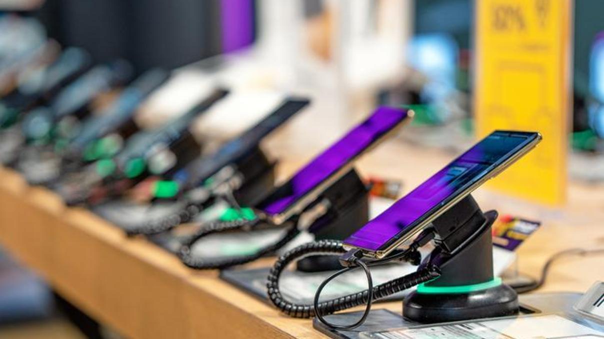 YERLİ TELEFON NE ZAMAN ÇIKACAK, NEREDE ÜRETİLECEK Türkiyede Üretilecek Yeni Akıllı Telefonun Özellikleri Ne ASELSAN ve Türk Telekomdan Ortak Hamle