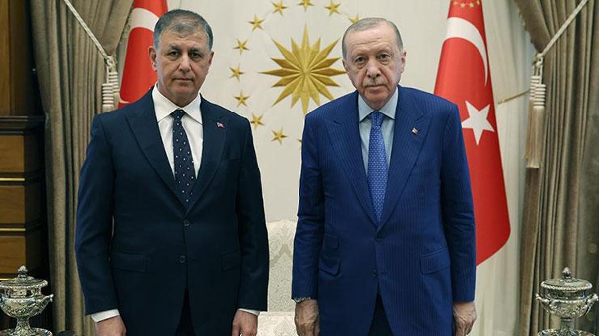  Cumhurbaşkanı Erdoğan, İzmir Büyükşehir Belediye Başkanı Tugayı kabul etti