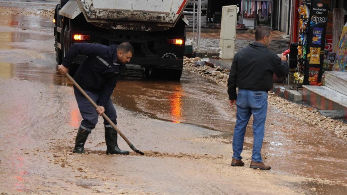 Diyarbakır’ı sağanak ve dolu vurdu