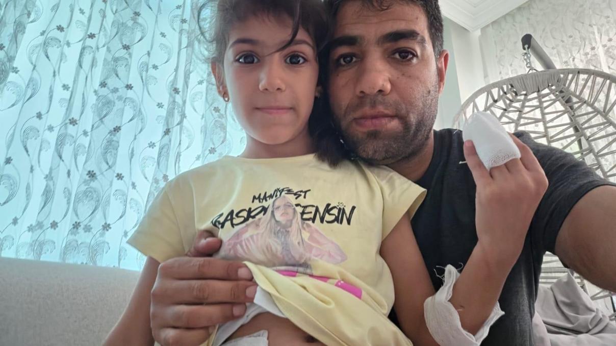 Adana’da yoldaki çukur baba ve kızını hastanelik etti Adana’da yoldaki çukur baba ve kızını hastanelik etti