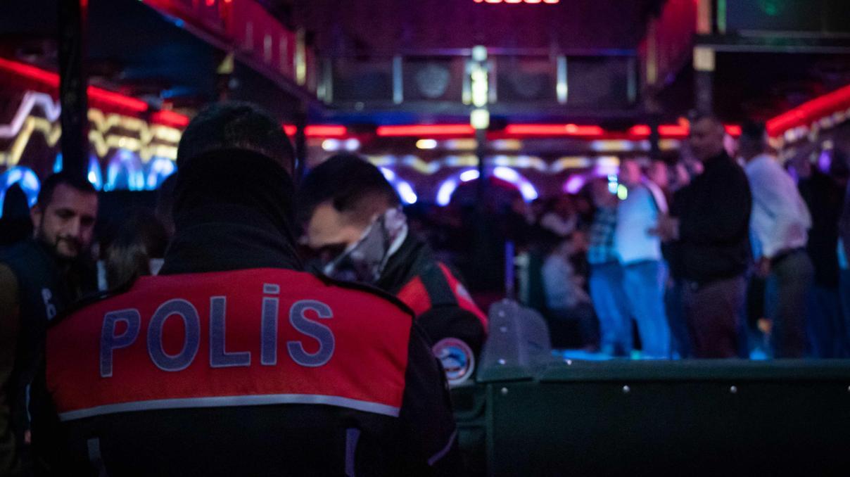 Ankarada eğlence mekanlarına büyük denetim: 68 gözaltı Ankarada eğlence mekanlarına büyük denetim: 68 gözaltı