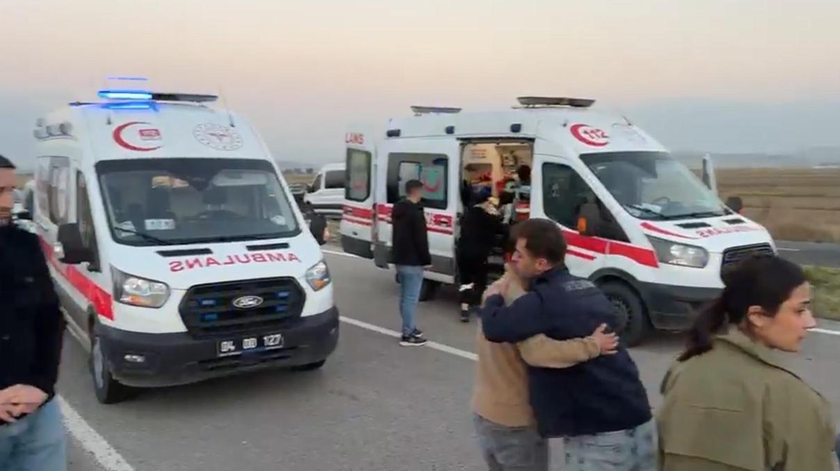 Düğün davetiyesi götürdükleri araç takla attı; 3ü çocuk 6 yaralı