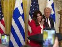 BEYAZ SARAYDA BÜYÜKELÇİ DEPREMİ ‘’Trump, eski gelin adayını kovabilir’’