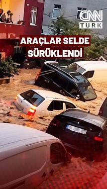 İstanbul Sarıyer'de Araçlar Selde Böyle Sürüklendi! Sürücüler Son Anda Kurtarıldı