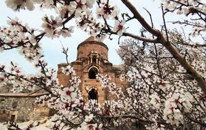 Her yıl binlerce turisti ağırlıyor: Renk cümbüşüne büründü