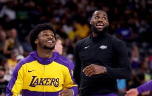 LeBron James ve oğlu Bronny, NBA tarihine geçti! Baba-oğul aynı parkede...