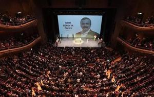 Sırrı Süreyya Önder'in ardından Berkun Oya'nın gözyaşları! Hastaneye gitmeden iki saat önce neler yaşandı? 'Endişe ederek bu hayat yaşanmaz'