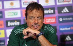 Ergin Ataman'dan kendisine tepkili Anadolu Efes taraftarları hakkında açıklama!