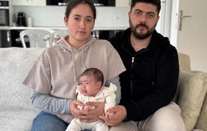Hemşire çiftin SMA hastası bebekleri için ‘Hemşireler Günü’nde kampanya