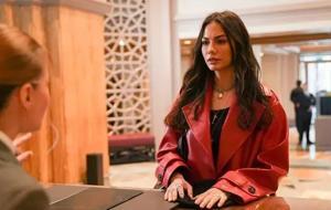 Demet Özdemir ve Ablası Derya Özdemir'in Göz Kamaştıran Pozu Sosyal Medyayı Salladı!