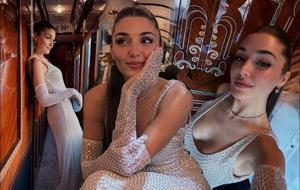 Hande Erçel yeni paylaşımıyla Instagram'ı salladı
