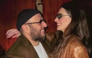 Meriç Aral'dan karnı burnunda poz