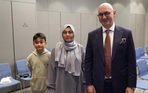 Hamileyken böbrek kanseri olduğunu öğrendi; oğluna doktorunun adını verdi