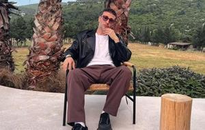 Oğuzhan Koç’un Fark Yaratan Terlik Modası Sosyal Medyada Gündem Oldu