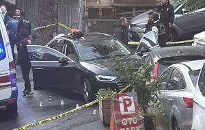 Sokak ortasında infaz! Pusu kurup otomobile kurşun yağdırdılar: 1 ölü