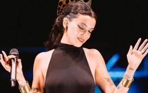 Melike Şahin’den makyajsız pozlar! O Ses Türkiye jüri üyesi sosyal medyada gündem oldu