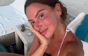 Hadise Maldivler’de nefes kesen tatil pozlarıyla sosyal medyayı salladı!