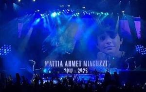 Guns N' Roses konserinde Mattia Ahmet Minguzzi anıldı! Ahmet'in anısına hediye!